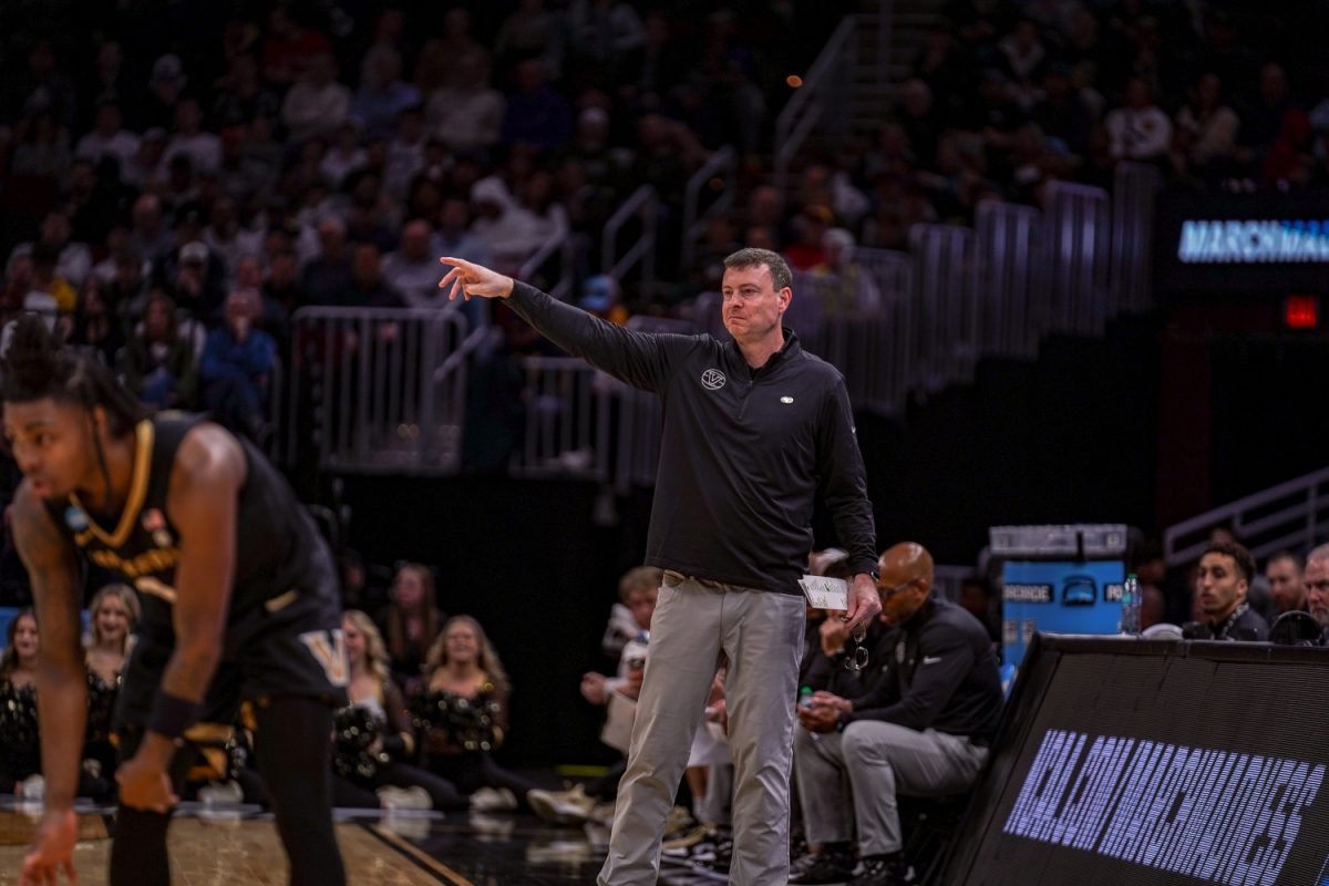 Mark Byington coaches, as photographed on March 20, 2025. (Hustler Multimedia/Miguel Beristain)